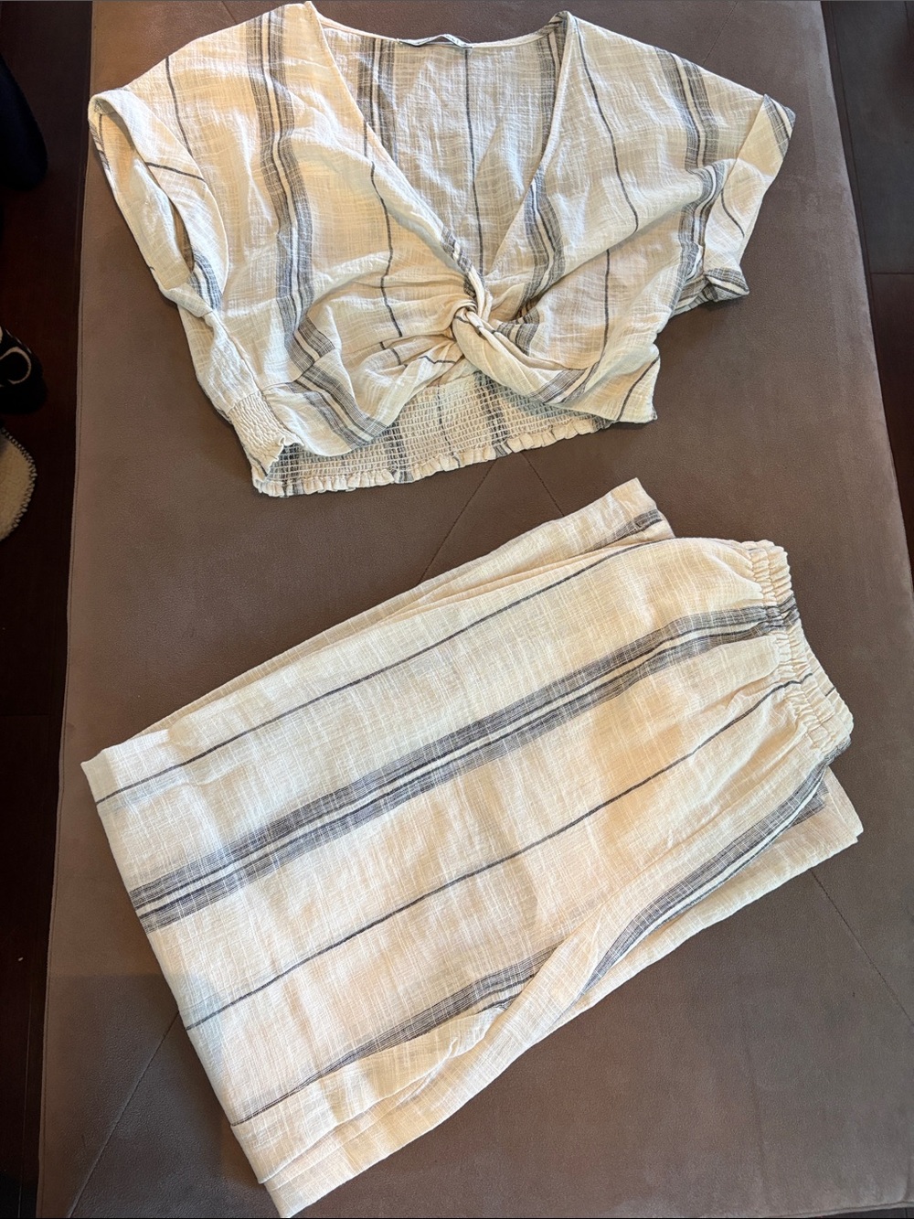 Abercrombie & Fitch set Cream and navy Striped Pull-On pants
